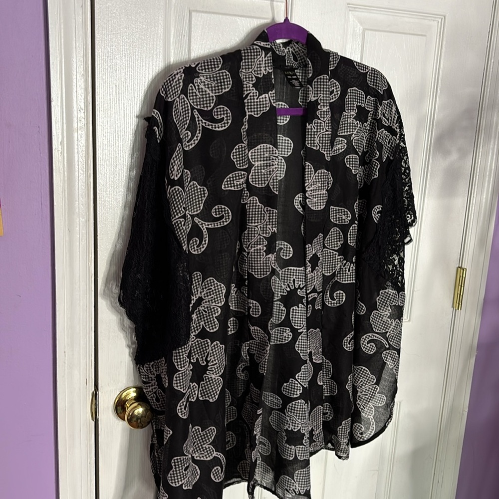 Black & White Gingham Floral Kimono